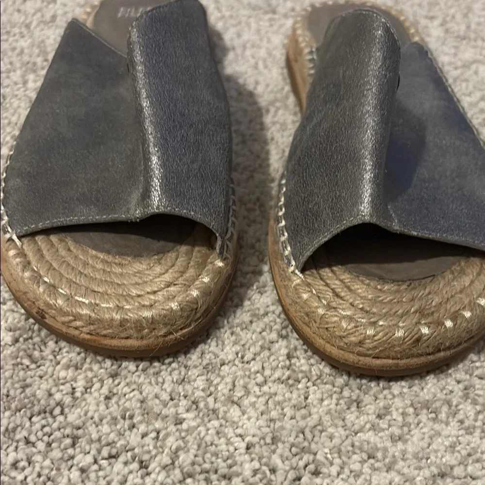 EILEEN FISHER MILLY VENUS SILVER METALLIC  ESPADRILLE SLIDE SANDALS. SIZE: 9.5